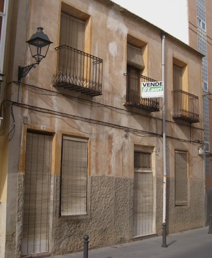 Rehabilitación de fachada en el barrio histórico del Rabal en Elche
